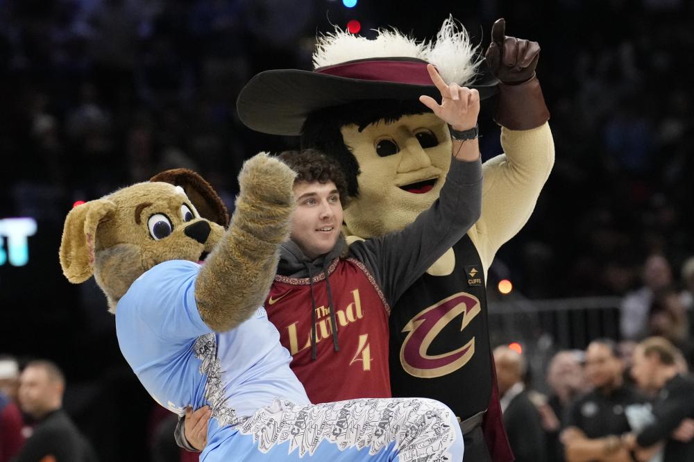 首秀更是他 首秀更是他