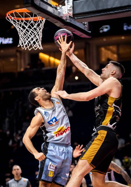 钟里同时主 钟里同时主